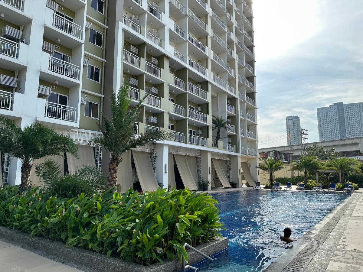 Celandine Residence In Quezon City Caloocan Exteriör bild