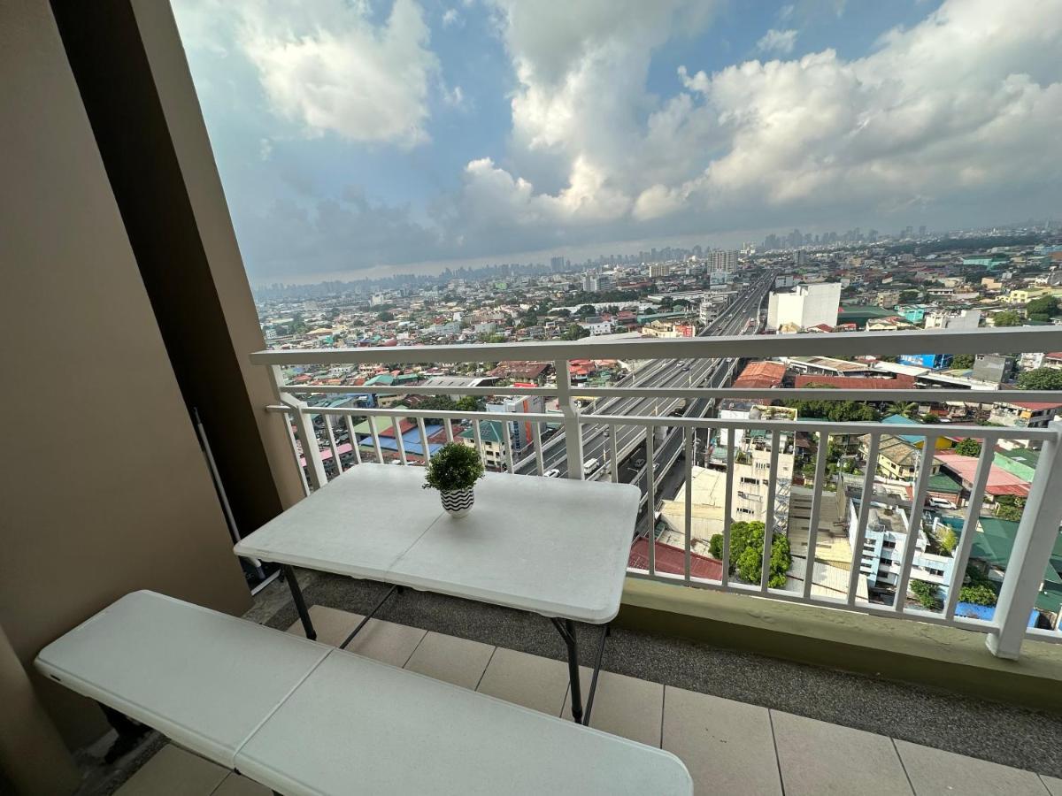 Celandine Residence In Quezon City Caloocan Exteriör bild